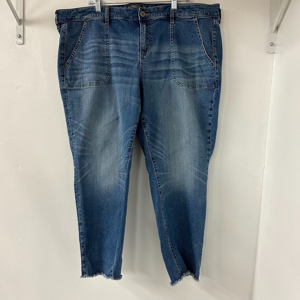 Torrid Crop Boyfriend Jeans Size 22